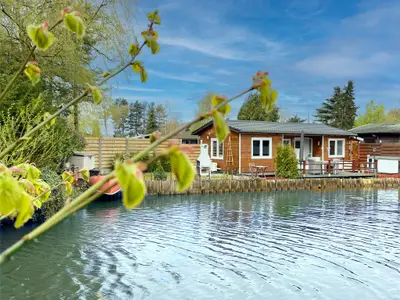 Außenseite Ferienhaus [Sommer]