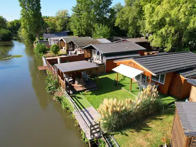 Außenseite Ferienhaus [Sommer]