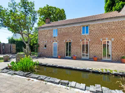 Außenseite Ferienhaus [Sommer]