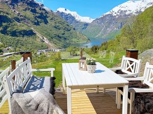 Ferienhaus für 9 Personen (166 m²) in Geiranger