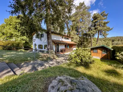 Außenseite Ferienhaus [Sommer]