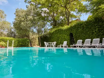 PoolOfHouse