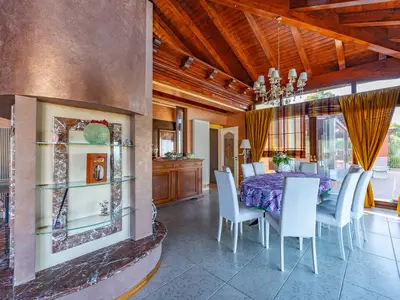 DiningRoom