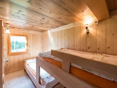 Schlafzimmer mit Höhebett EG