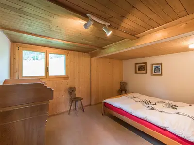 Elternschlafzimmer mit Wickelkommode