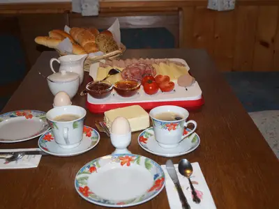 Reichhaltiges Frühstück