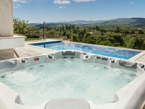 hot-tub