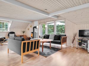 23727785-Ferienhaus-6-Glesborg-300x225-4