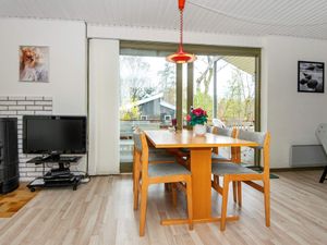 19311674-Ferienhaus-6-Glesborg-300x225-5