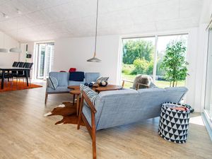 22209265-Ferienhaus-8-Glesborg-300x225-2