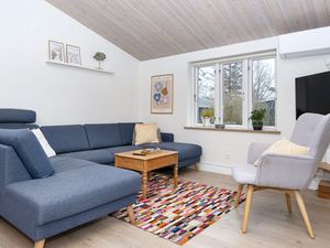 23952721-Ferienhaus-8-Glesborg-300x225-2