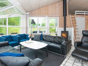 17928776-Ferienhaus-12-Glesborg-300x225-3