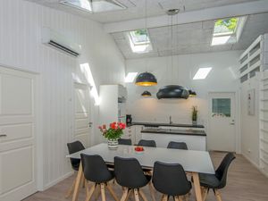 19311585-Ferienhaus-12-Glesborg-300x225-4