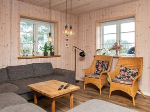 22047703-Ferienhaus-10-Glesborg-300x225-4