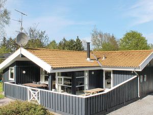 23733824-Ferienhaus-8-Glesborg-300x225-5