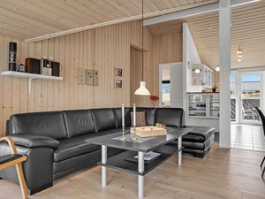 23722215-Ferienhaus-10-Glesborg-300x225-2