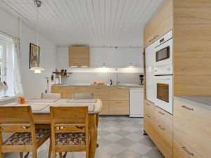 23709019-Ferienhaus-8-Glesborg-300x225-2