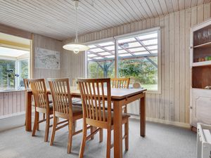 23727249-Ferienhaus-6-Glesborg-300x225-3