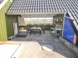 23743706-Ferienhaus-4-Glesborg-300x225-5