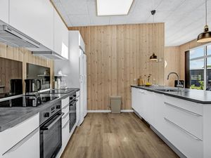 23745610-Ferienhaus-16-Glesborg-300x225-4