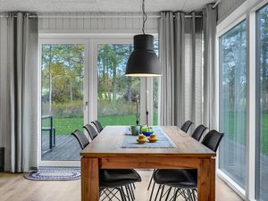 23757968-Ferienhaus-6-Glesborg-300x225-5