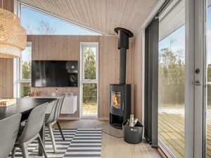 23759543-Ferienhaus-12-Glesborg-300x225-3