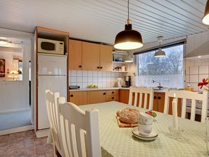 23760608-Ferienhaus-7-Glesborg-300x225-5