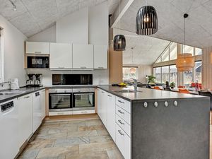 23762672-Ferienhaus-18-Glesborg-300x225-5