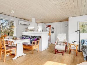 23762971-Ferienhaus-6-Glesborg-300x225-3