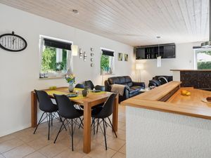 23765854-Ferienhaus-6-Glesborg-300x225-5