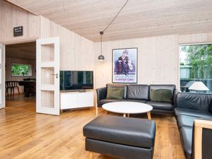 18039588-Ferienhaus-10-Glesborg-300x225-2