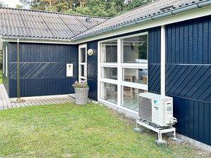 21966105-Ferienhaus-12-Glesborg-300x225-3