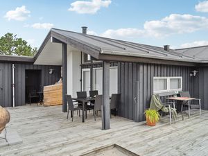 23761628-Ferienhaus-9-Glesborg-300x225-1