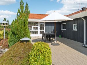 23761761-Ferienhaus-6-Glesborg-300x225-1