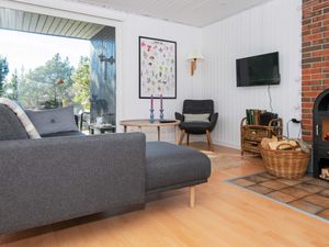 22048535-Ferienhaus-5-Glesborg-300x225-3