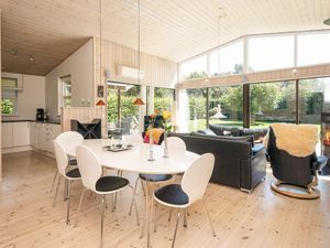 22386123-Ferienhaus-8-Glesborg-300x225-3