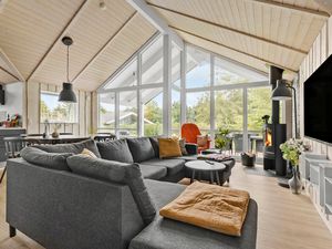 23737496-Ferienhaus-8-Glesborg-300x225-2