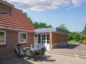 19318163-Ferienhaus-10-Glesborg-300x225-1