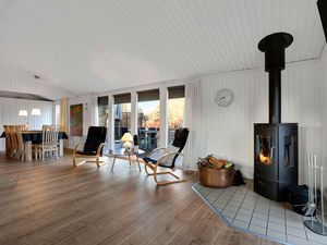 24056737-Ferienhaus-6-Glesborg-300x225-2