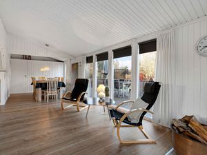 24056737-Ferienhaus-6-Glesborg-300x225-5