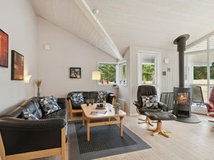 24024878-Ferienhaus-8-Glesborg-300x225-2