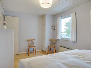 23864794-Ferienhaus-5-Glesborg-300x225-4