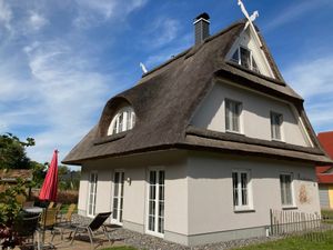 23280578-Ferienhaus-9-Glowe-300x225-3