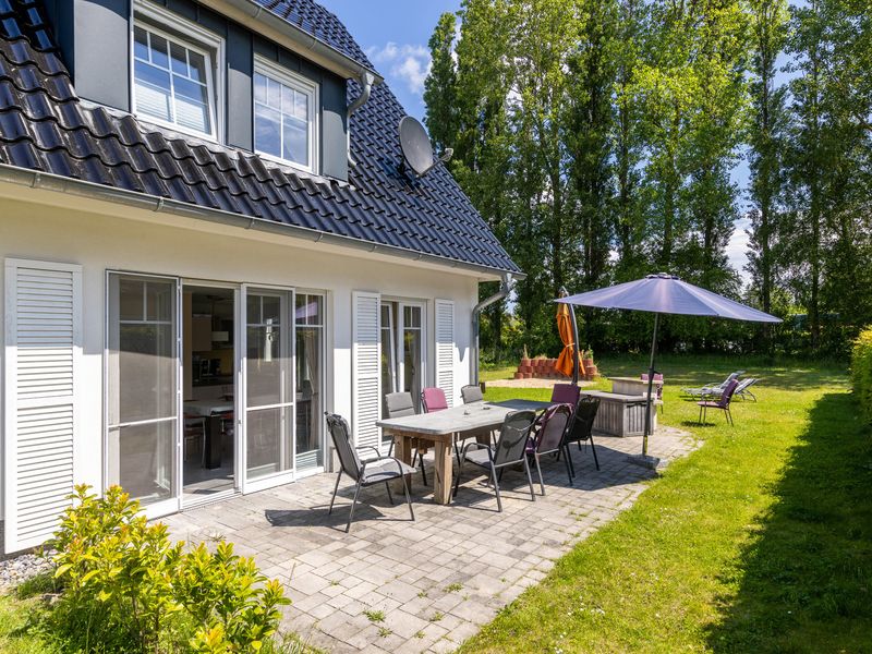 23015801-Ferienhaus-11-Glowe-800x600-0