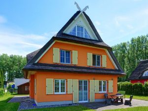 22427985-Ferienhaus-8-Glowe-300x225-1