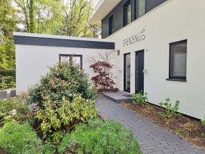 23876987-Ferienhaus-6-Glowe-300x225-2