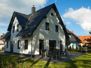 18706450-Ferienhaus-6-Glowe-300x225-1