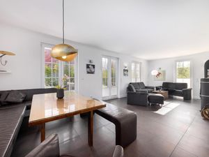 24023818-Ferienhaus-9-Glowe-300x225-4