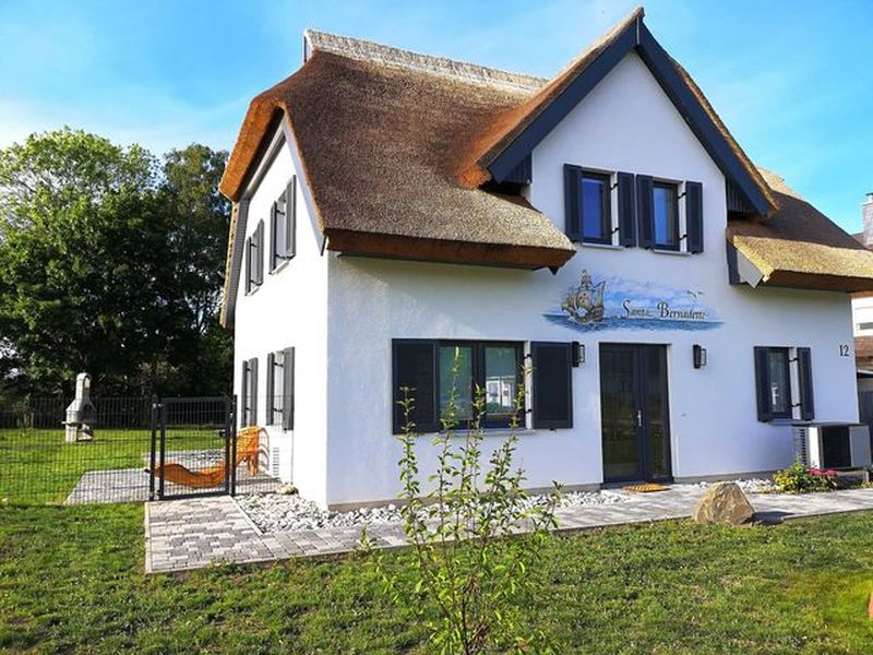 23132885-Ferienhaus-8-Glowe-800x600-0