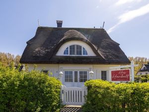 23015667-Ferienhaus-10-Glowe-300x225-1